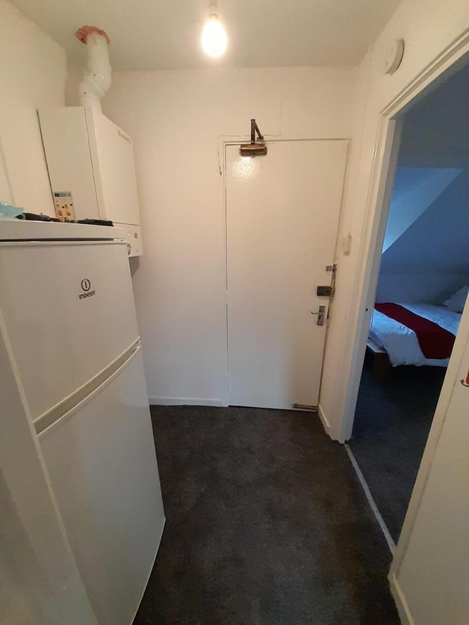 Entire Victoria Park Cardiff Apartment With Free Street Parking Bus 17 And 18 Direct To Cardiff City Centre, Fast Free Wi-Fi Esterno foto