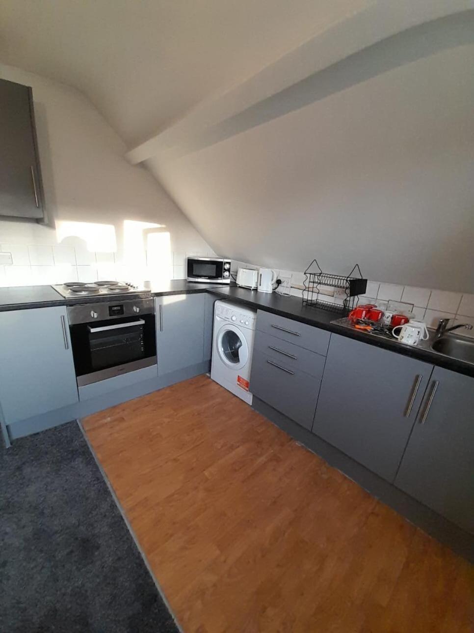 Entire Victoria Park Cardiff Apartment With Free Street Parking Bus 17 And 18 Direct To Cardiff City Centre, Fast Free Wi-Fi Esterno foto