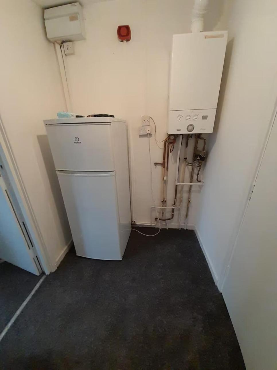 Entire Victoria Park Cardiff Apartment With Free Street Parking Bus 17 And 18 Direct To Cardiff City Centre, Fast Free Wi-Fi Esterno foto