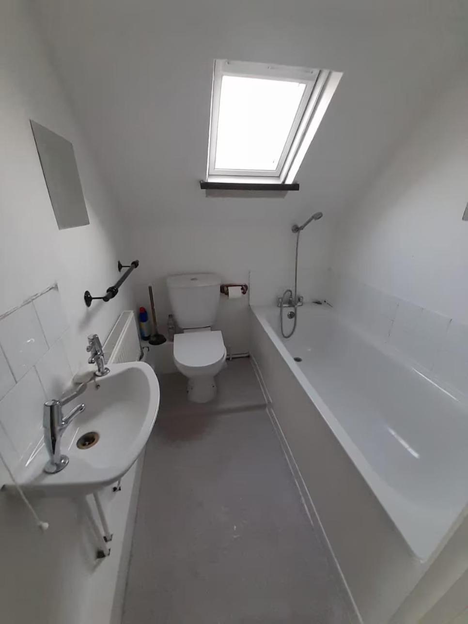 Entire Victoria Park Cardiff Apartment With Free Street Parking Bus 17 And 18 Direct To Cardiff City Centre, Fast Free Wi-Fi Esterno foto