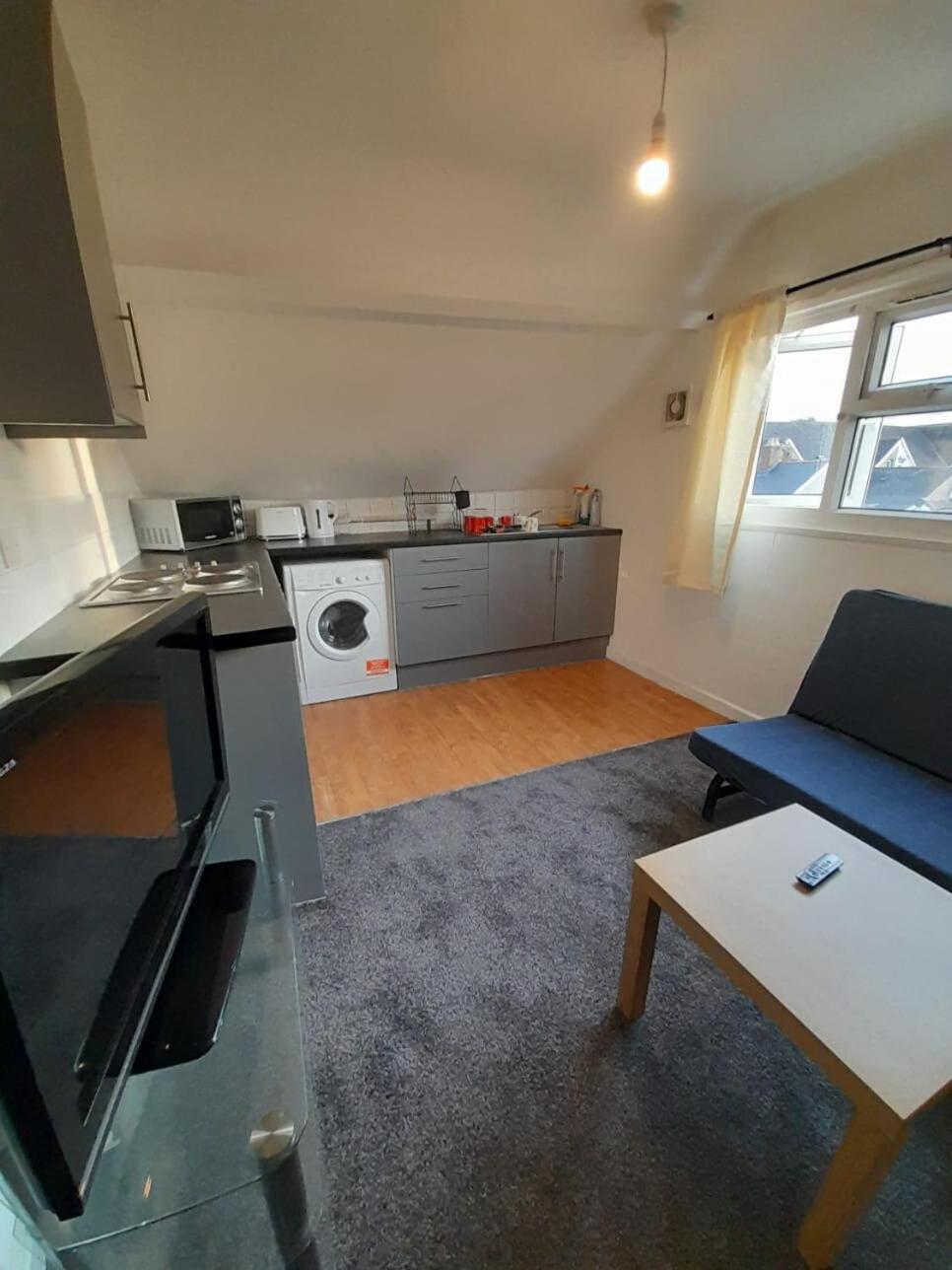 Entire Victoria Park Cardiff Apartment With Free Street Parking Bus 17 And 18 Direct To Cardiff City Centre, Fast Free Wi-Fi Esterno foto