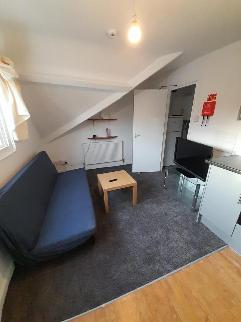 Entire Victoria Park Cardiff Apartment With Free Street Parking Bus 17 And 18 Direct To Cardiff City Centre, Fast Free Wi-Fi Esterno foto