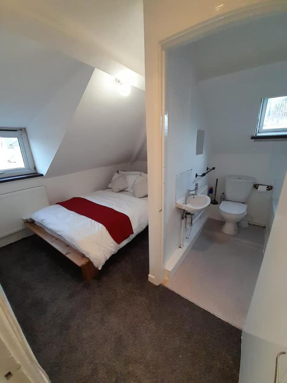 Entire Victoria Park Cardiff Apartment With Free Street Parking Bus 17 And 18 Direct To Cardiff City Centre, Fast Free Wi-Fi Esterno foto