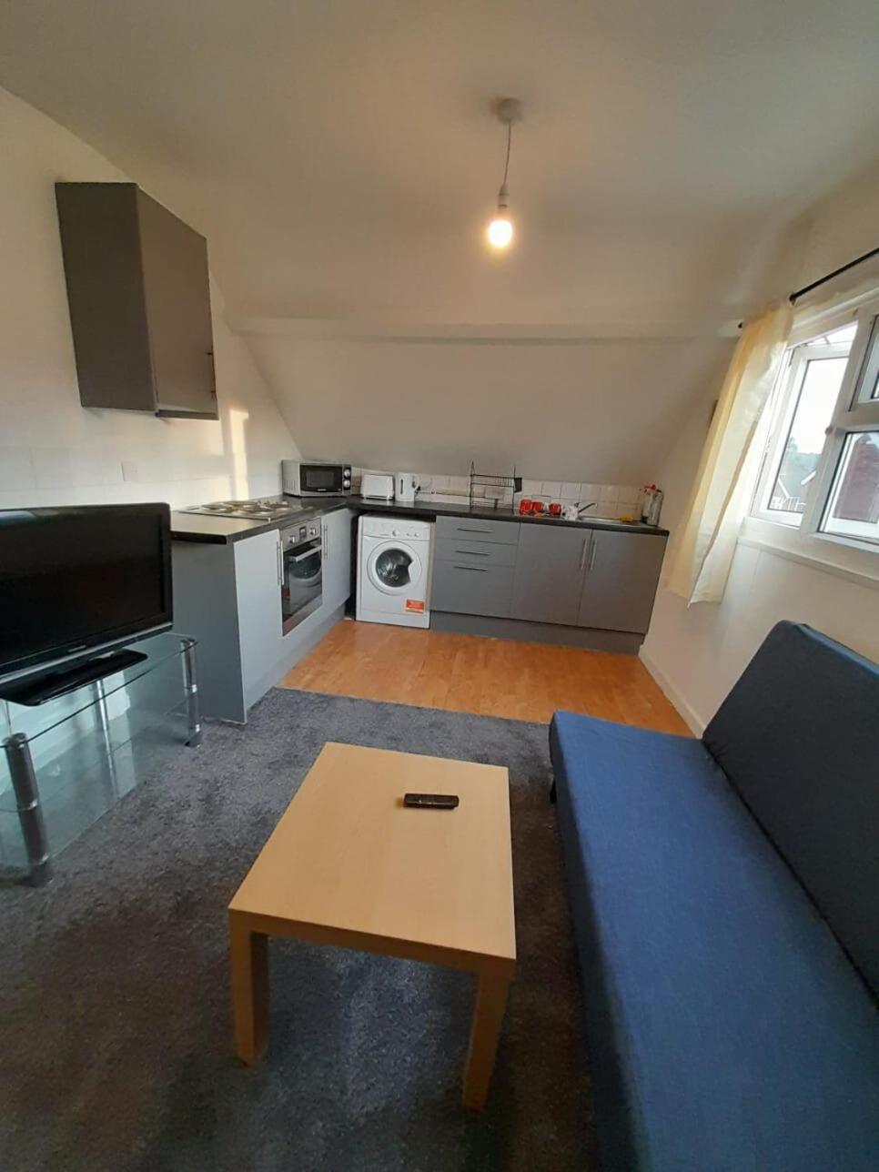 Entire Victoria Park Cardiff Apartment With Free Street Parking Bus 17 And 18 Direct To Cardiff City Centre, Fast Free Wi-Fi Esterno foto