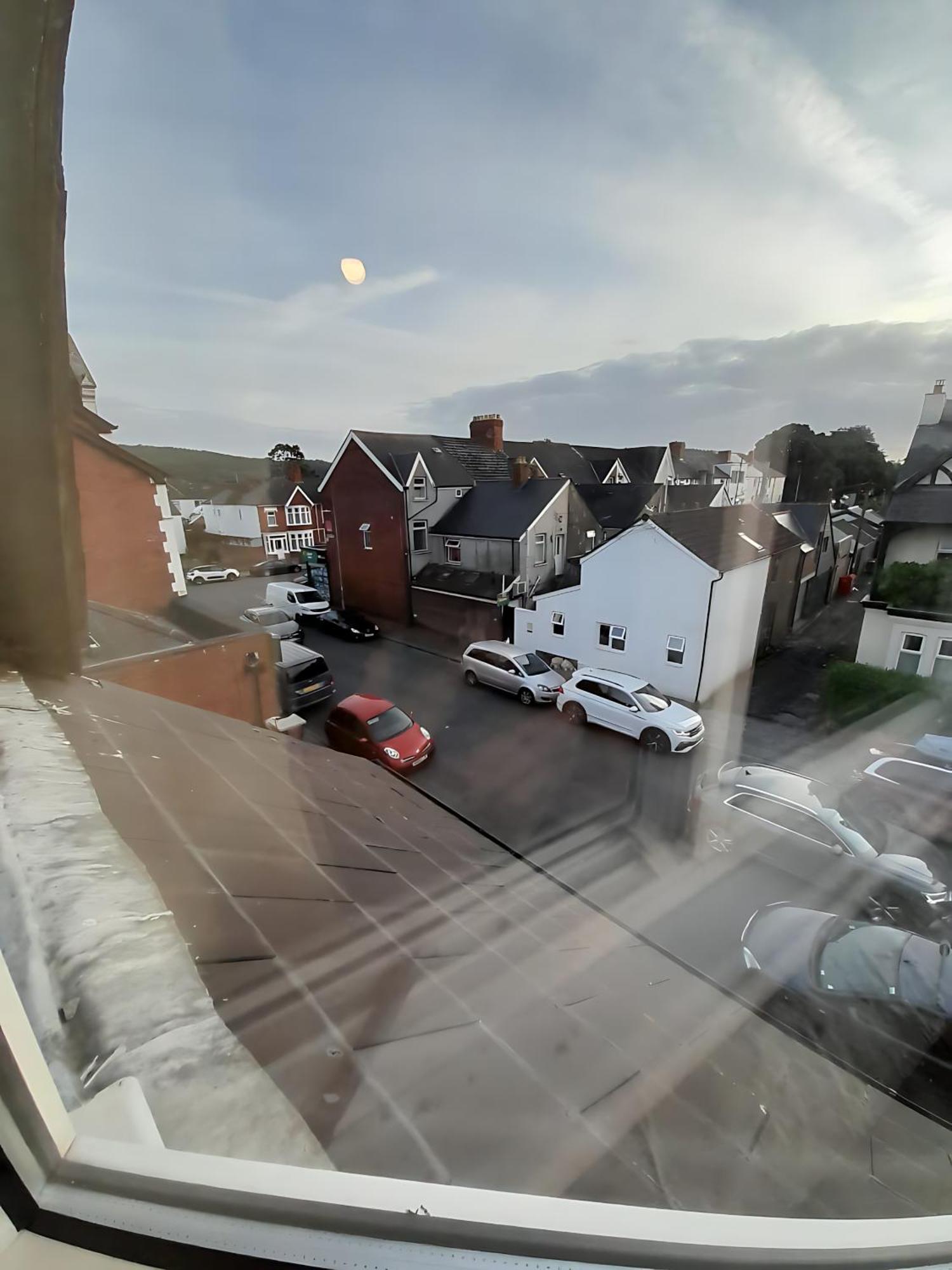 Entire Victoria Park Cardiff Apartment With Free Street Parking Bus 17 And 18 Direct To Cardiff City Centre, Fast Free Wi-Fi Esterno foto